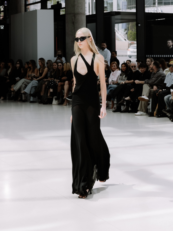 Stejně tak i šaty.