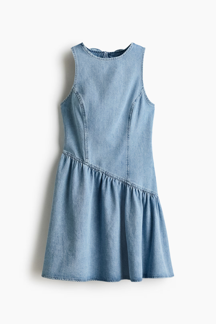 Džínové šaty s rozšířenou sukní, H&M, 619 Kč