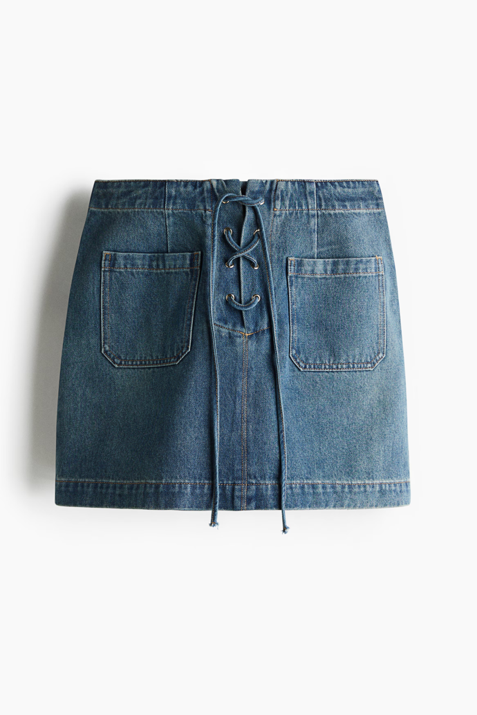 Džínová minisukně se šněrováním, H&M, 739 Kč