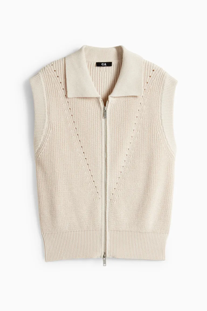 Pletená žebrovaná vesta, C&A, 498 Kč