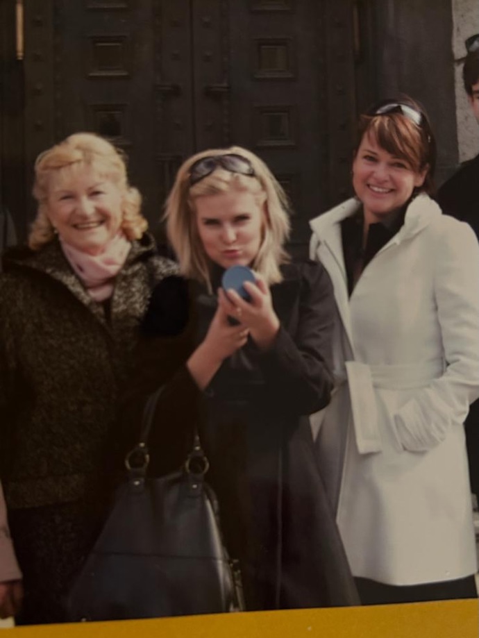 Doc. MUDr. Blanka Kozáková, CSc. byla uznávanou lékařkou a pedagožkou.