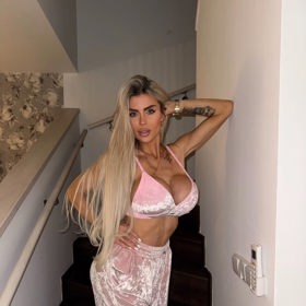 Lela Vémola neztrácí sebevědomí. 