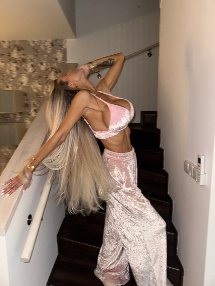 Lela Vémola se toho nebojí. 