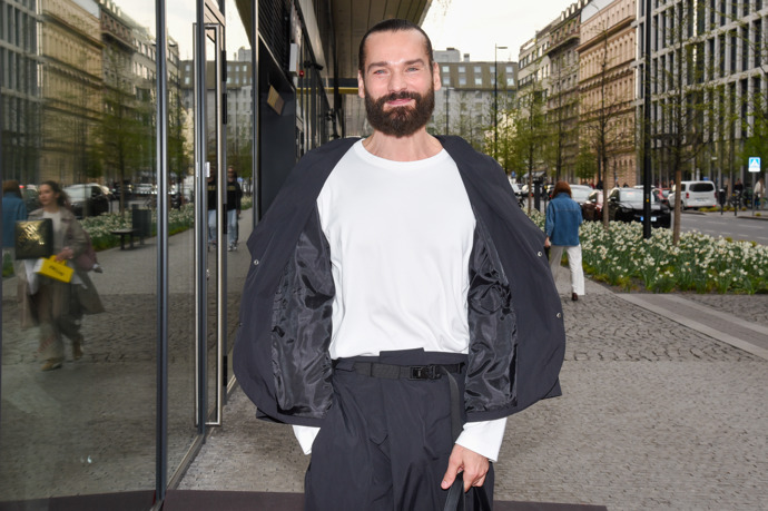 Říká, že trendy nás mohou inspirovat, ale měly by nám vždy pomáhat - ne naopak. 