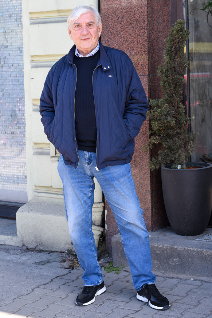 ...a také Miroslav Donutil, který zvolil úplně jiný styl.