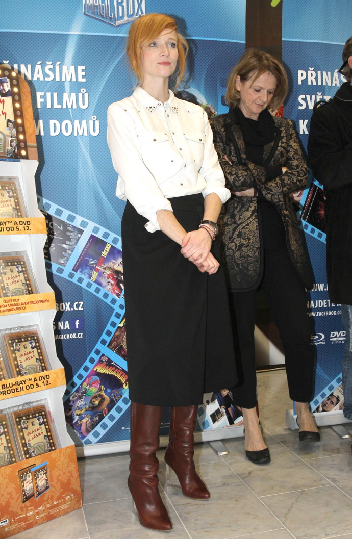 Později herečka ukázala, že barevné boty můžou působit o poznání sofistikovaněji.