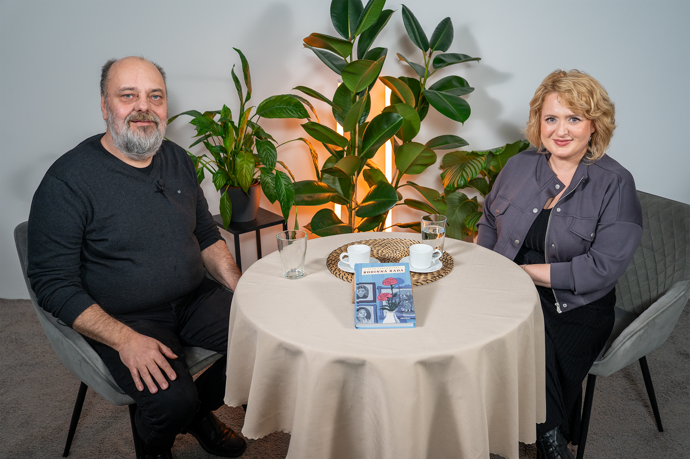 V rozhovoru s moderátorkou Miluškou Bittnerovou zavzpomínal na natáčení slavného filmu Pelíšky. 