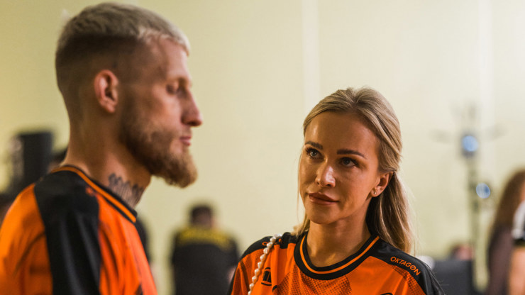 Nela Slováková je Roušalovi velikou oporou.