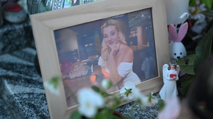 Hrobeček Aničky Slováčkové na Vinohradském hřbitově.