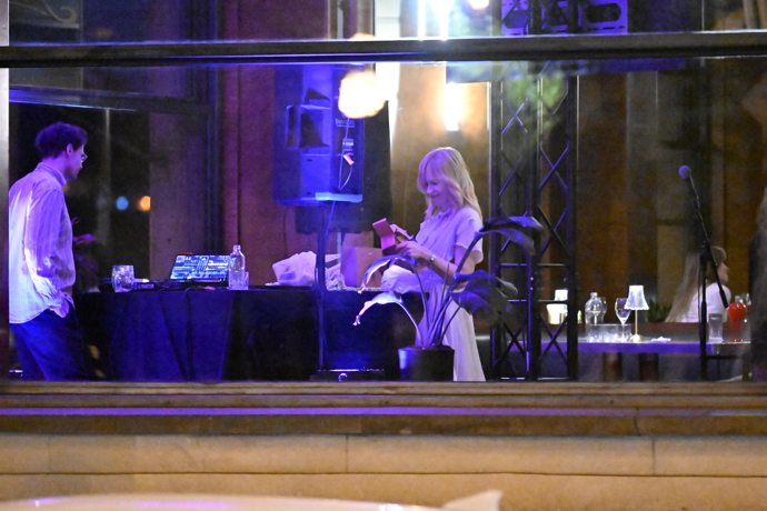 Aňa Geislerová si večer užívala. 