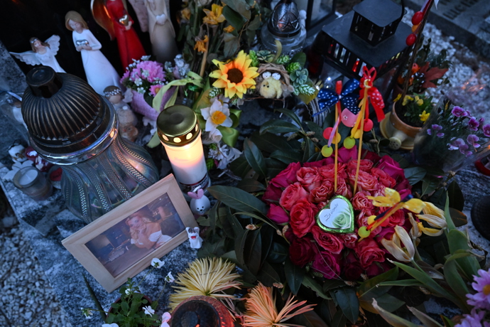 Hrobeček Aničky Slováčkové na Vinohradském hřbitově.