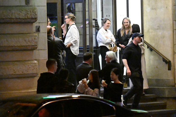 Hosté se chodili vyvětrat ven. 