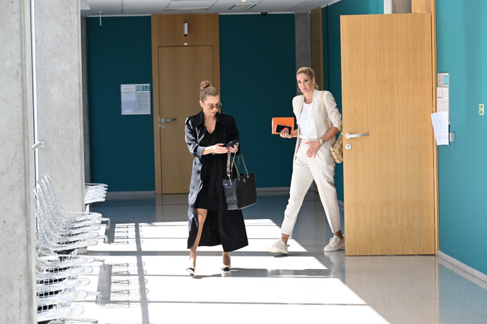 Tereza Barošová opouštěla soudní budovu viditelně skleslá a zklamaná.