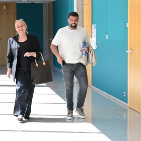 Bývalý fotbalista neskrýval po náročném jednání skvělou náladu.