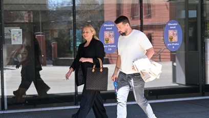 FOTO: Spokojený Milan Baroš po boku svého právnického esa.