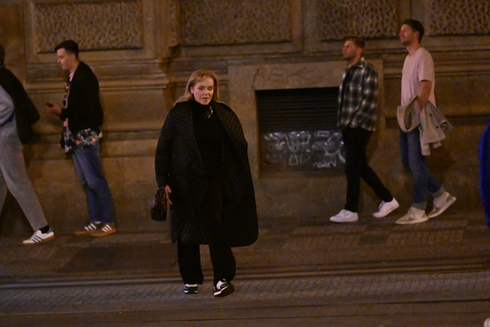 Dagmar Havlová při odchodu. 