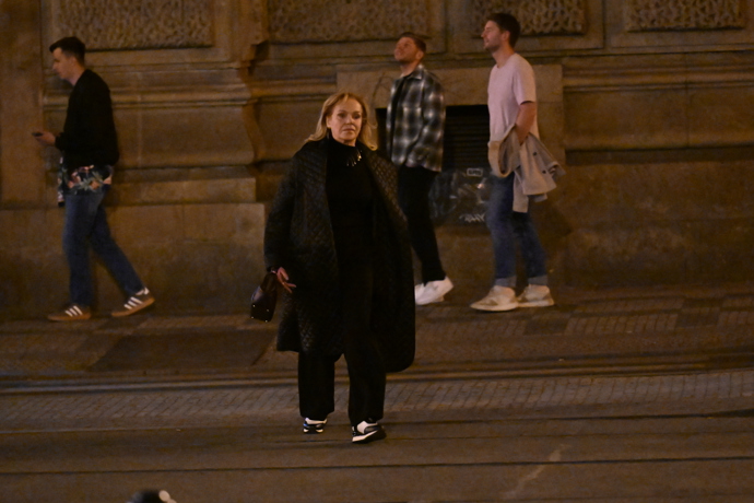 Dagmar Havlová při odchodu. 