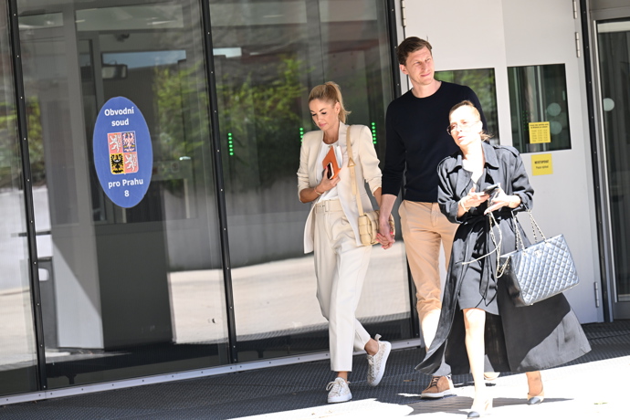 Nový přítel byl pro zdrcenou Terezu po soudu obrovskou oporou.