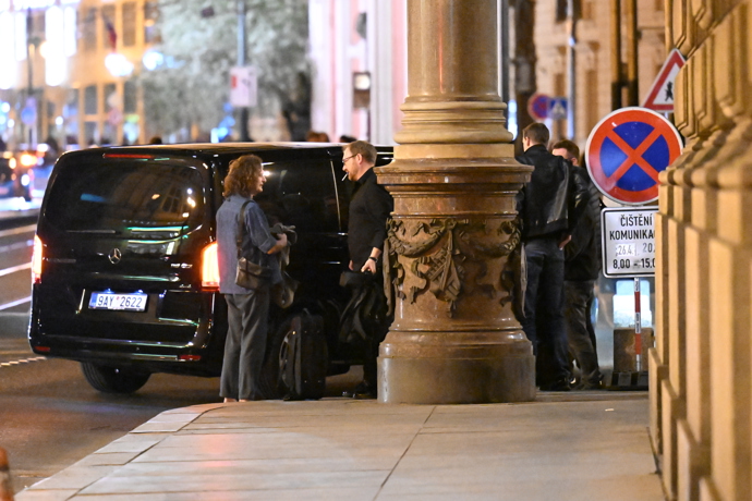 Jiří Macháček dorazil na oslavu.