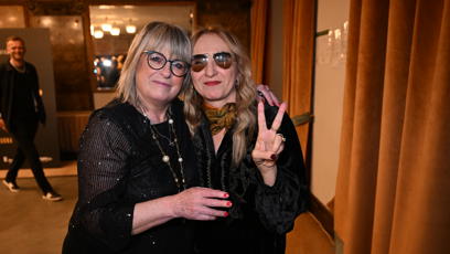 FOTO: Marie Stypková s Kateřinou Žbirkovou na premiéře.