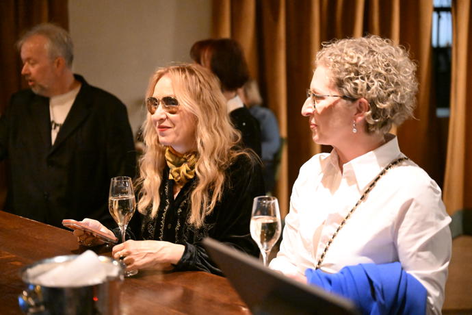 Kateřina Žbirková si dala něco dobrého k pití. 