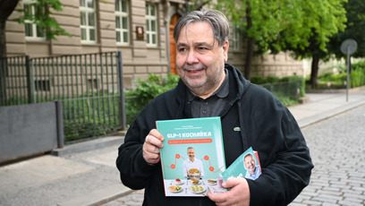 FOTO: Luboš Xaver Veselý na křtu knihy od Evžena Machytky.