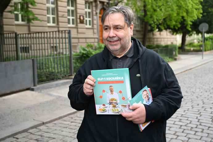 Luboš Xaver Veselý na křtu knihy od Evžena Machytky. 