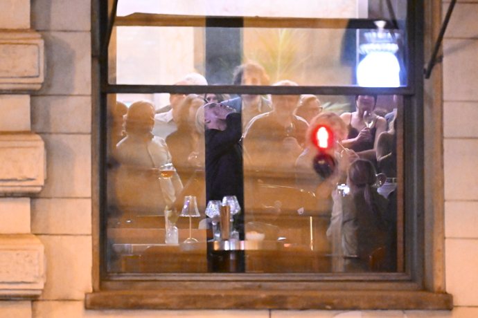 Jiří Macháček uvnitř kouřil. 