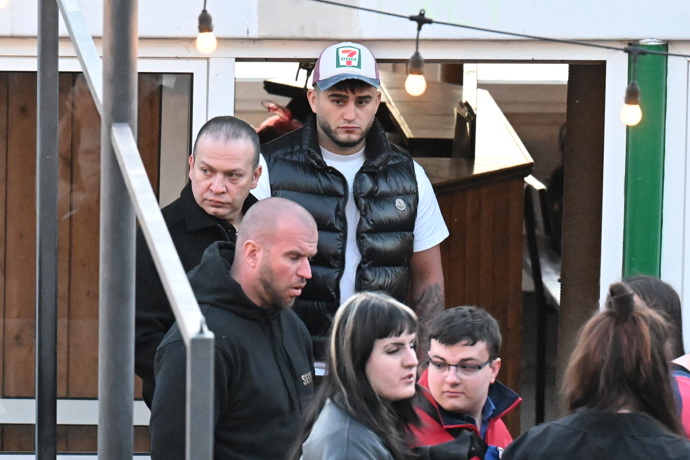 Samir sotva udržel slzy.