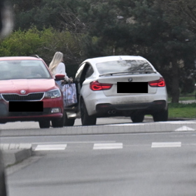 Lela Ceterová odvezla děti do školky.
