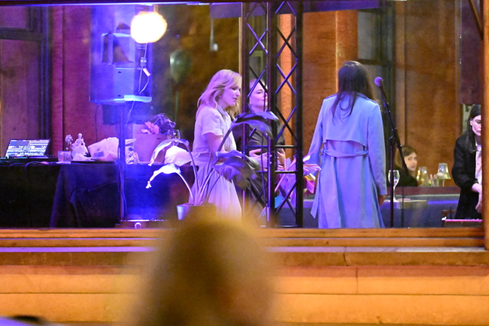 Aňa Geislerová si oslavu užívala. 