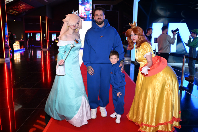 Honza Auer měl se synem sladěný outfit.