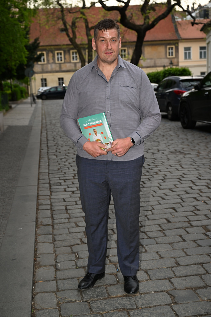 Lukáš Skupin na křtu knihy Evžena Machytky. 