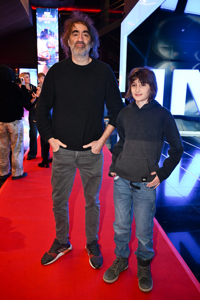 Jakub Kohák po boku svého syna.