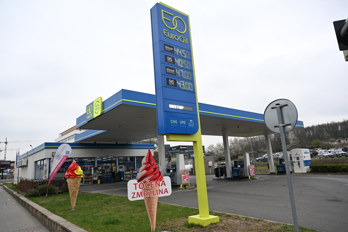 Na čerpací stanici EuroOil vyjde diesel na 44.50 korun.