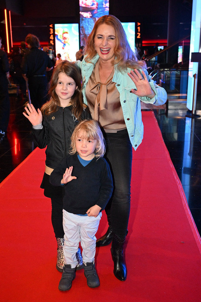 Markéta Muzikářová  s dcerou Viktorií a synem Maxem. 