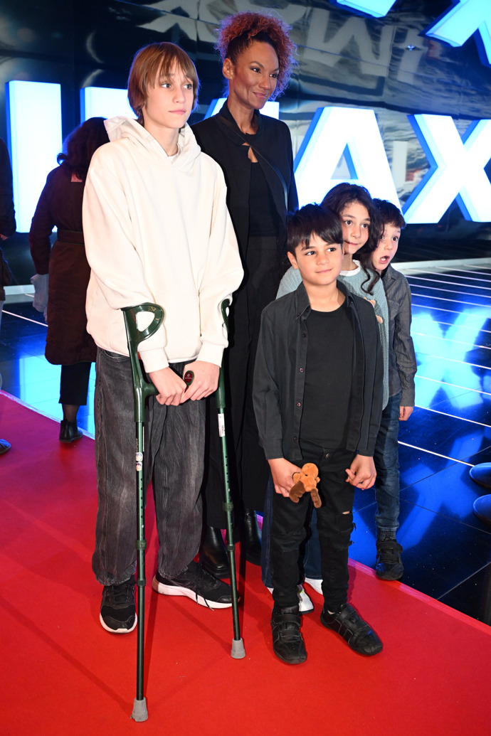 Lejla Abbasová vyrazila premiéru filmu Super Mario s dětmi.