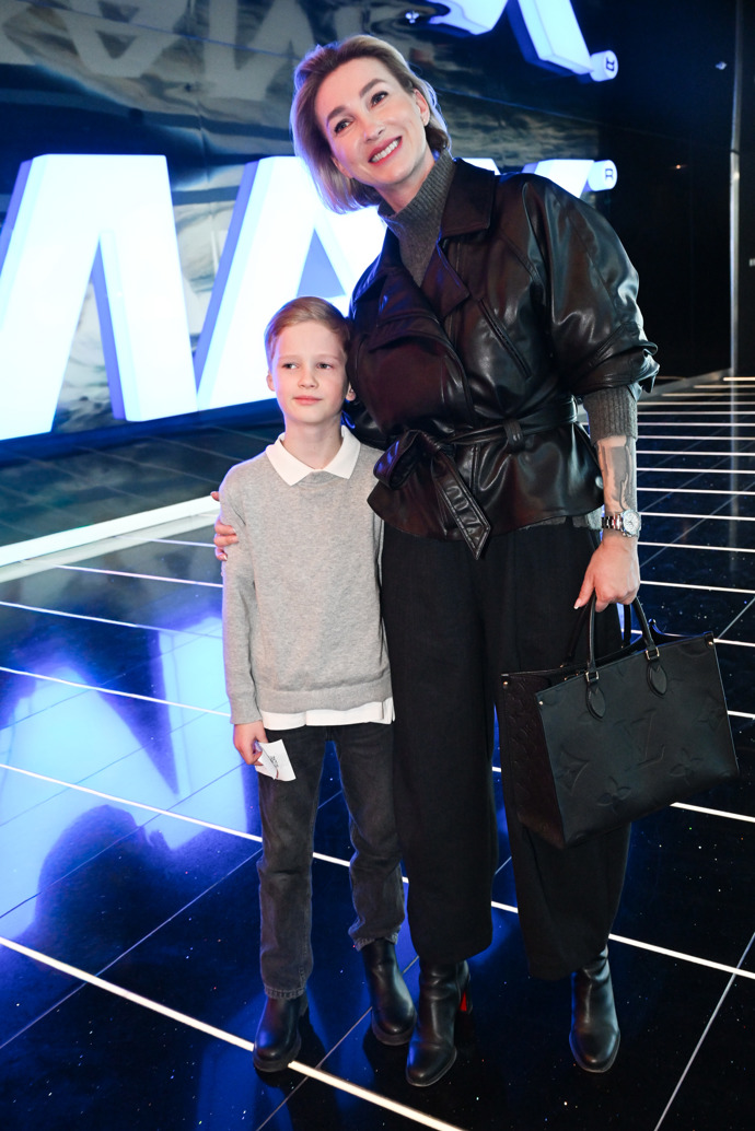 Dominika Mesarošová dorazil se synem Eliánem.