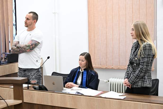 Mercedes Treyová a Vladislav Trejbal měli zabít jezevčíka. 