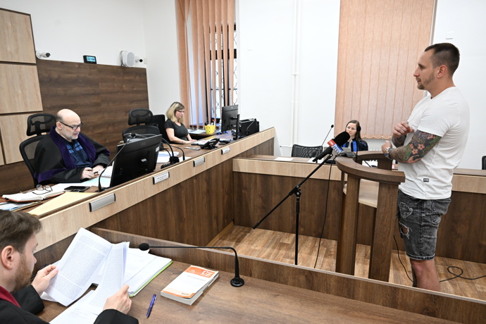 Soudce tak přečetl jeho předchozí výpověď.