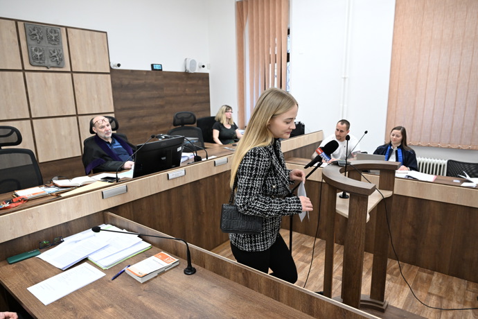 Mercedes Treyová u soudu. 