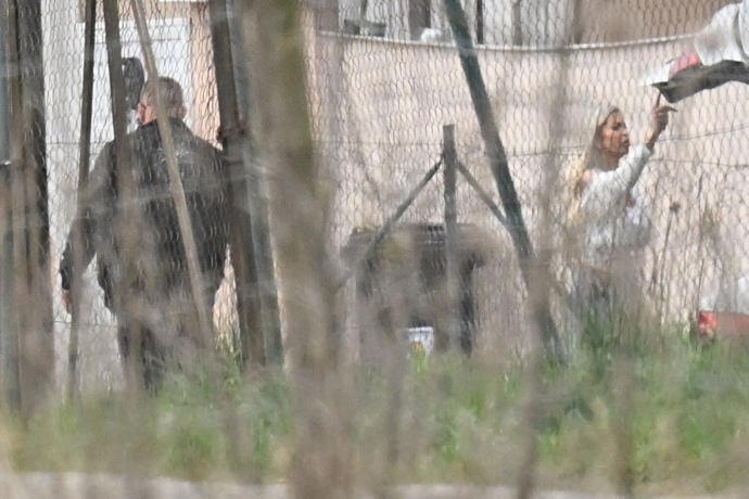 Lela Ceterová je zpět ve Vémolandu.