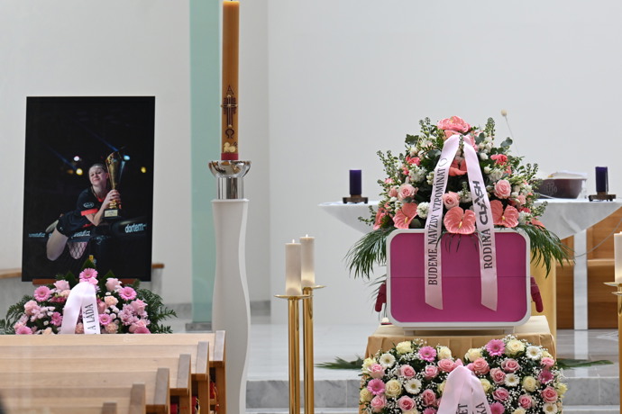 Poslední rozloučení s Dominikou Elischerovou.