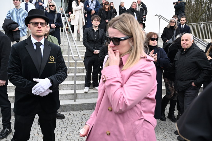 Maminka Petra se naposledy rozloučila s dcerou Mínou. 