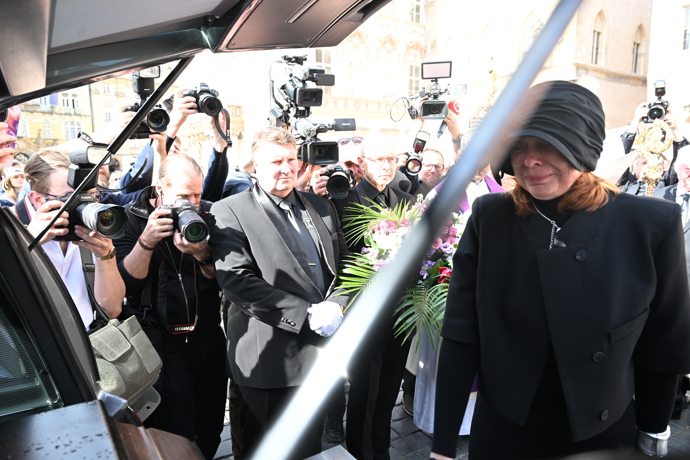 Radka Potměšilová na pohřbu svého manžela Jana Potměšila. 