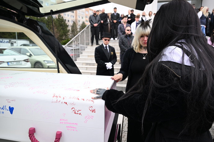 Poslední rozloučení s influencerkou Dominikou Elischerovou alias Mínou.