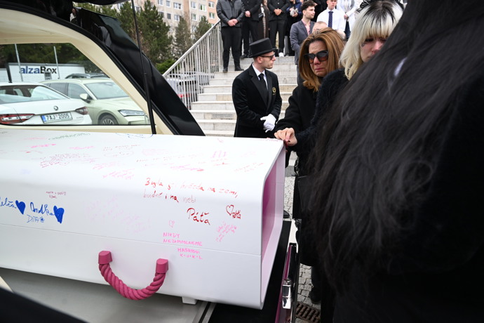 Poslední rozloučení s influencerkou Dominikou Elischerovou alias Mínou.