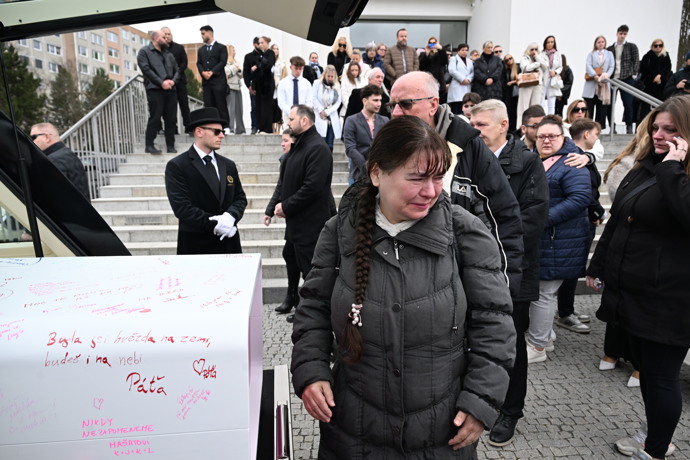 Poslední rozloučení s influencerkou Dominikou Elischerovou alias Mínou.