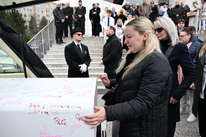 Poslední rozloučení s influencerkou Dominikou Elischerovou alias Mínou.