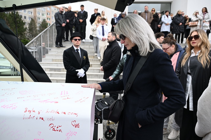 Poslední rozloučení s influencerkou Dominikou Elischerovou alias Mínou.